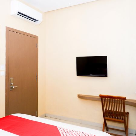 Oyo 379 Grand Mundu Otel Semarang Dış mekan fotoğraf