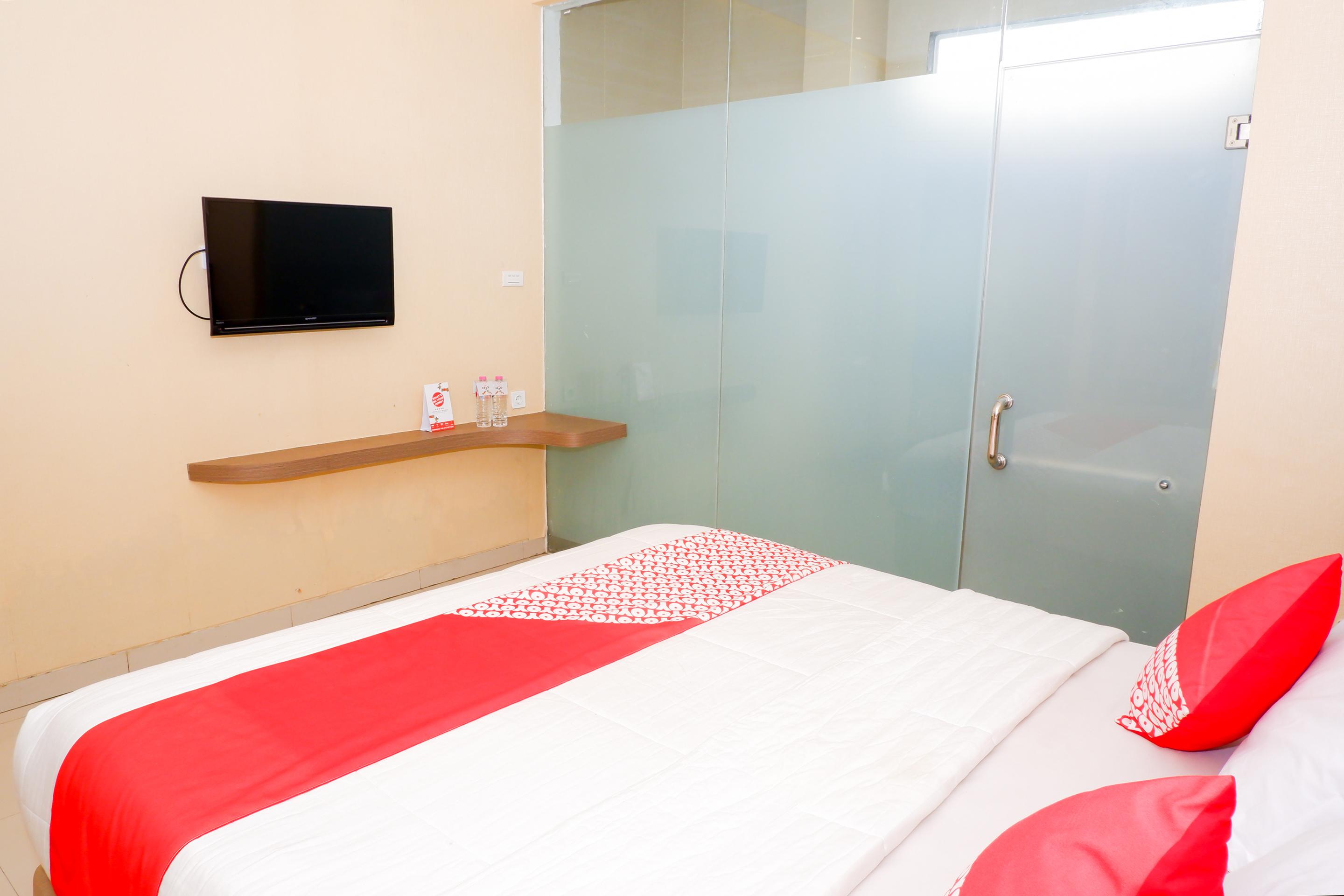 Oyo 379 Grand Mundu Otel Semarang Dış mekan fotoğraf
