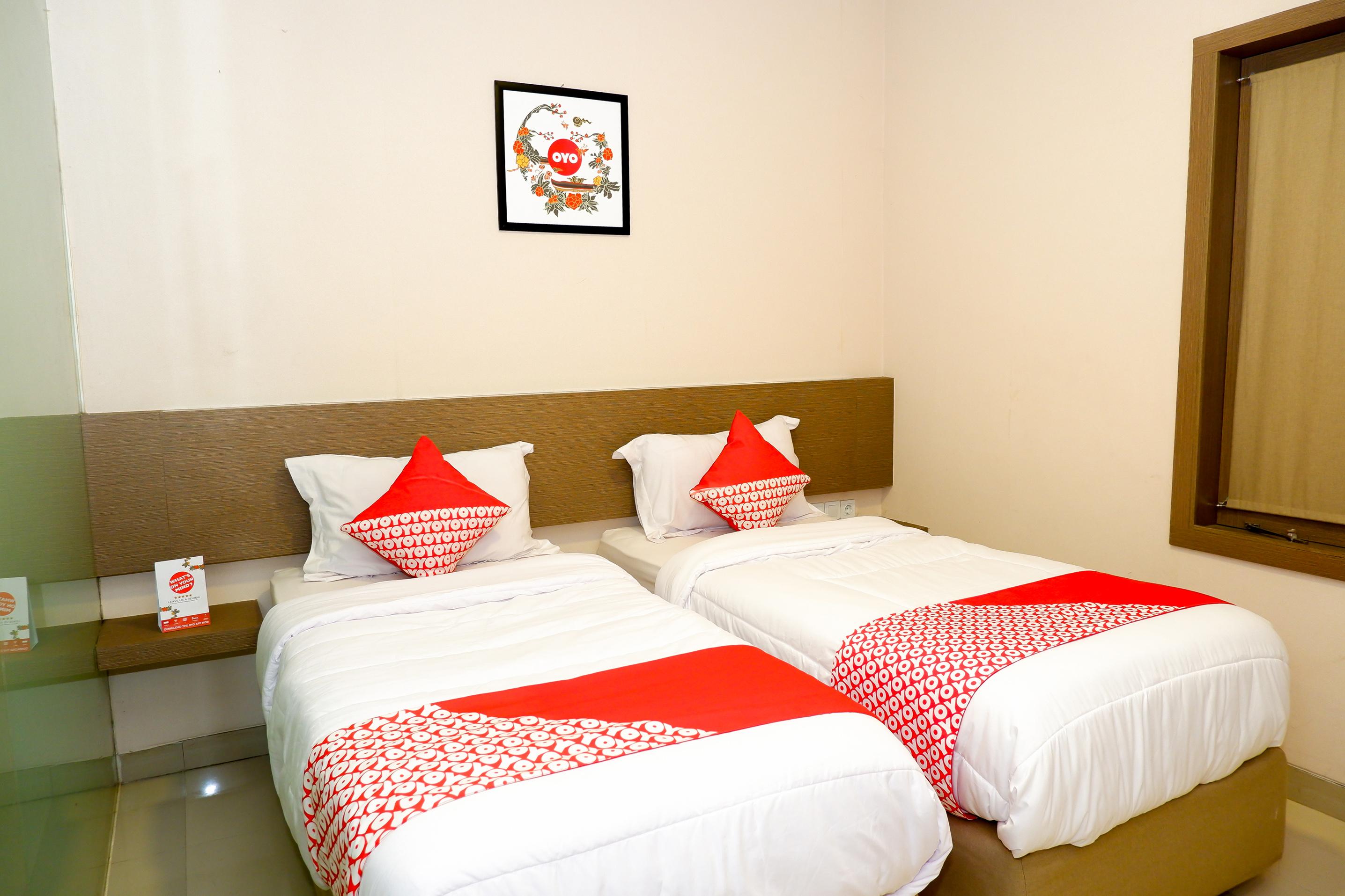 Oyo 379 Grand Mundu Otel Semarang Dış mekan fotoğraf