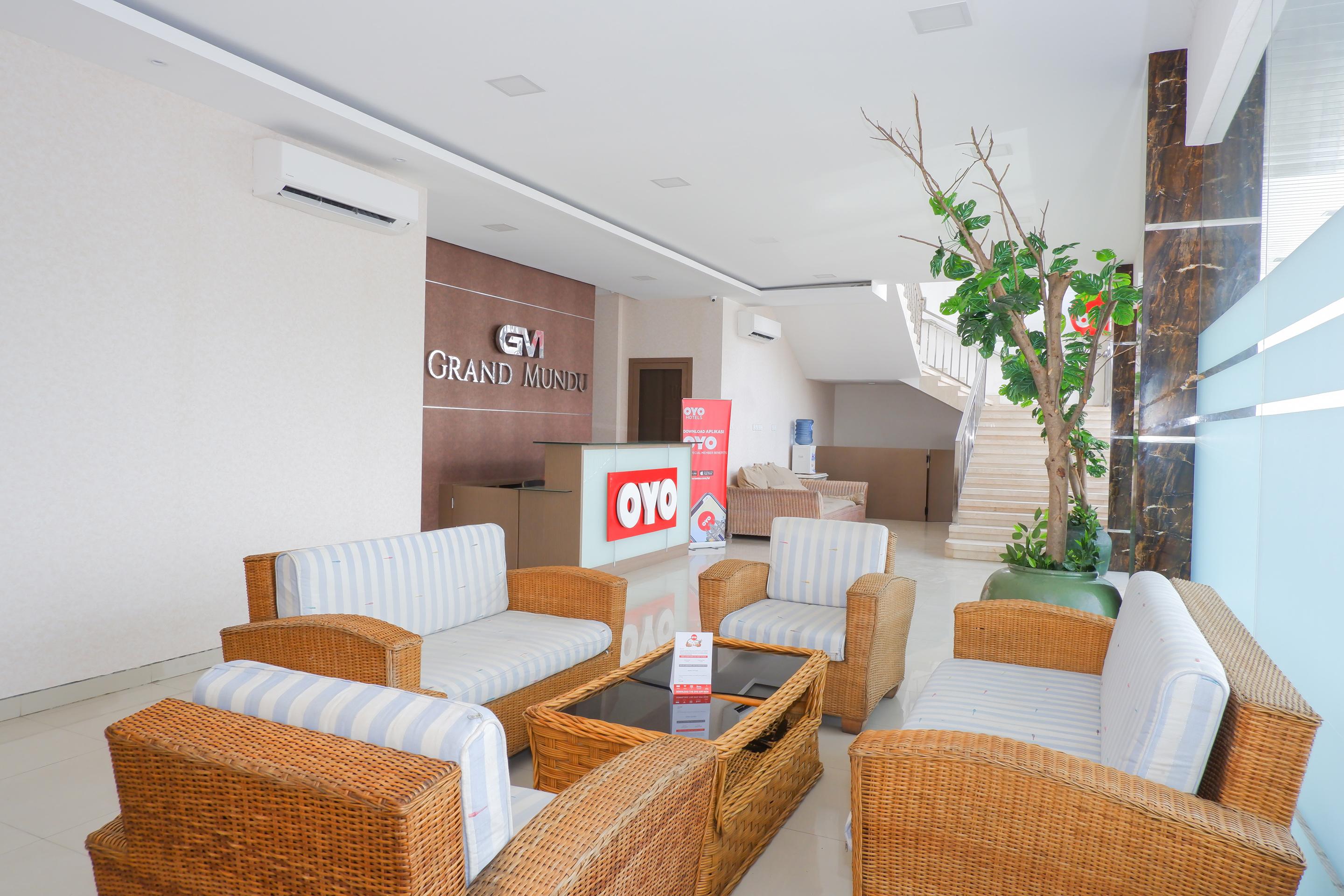Oyo 379 Grand Mundu Otel Semarang Dış mekan fotoğraf