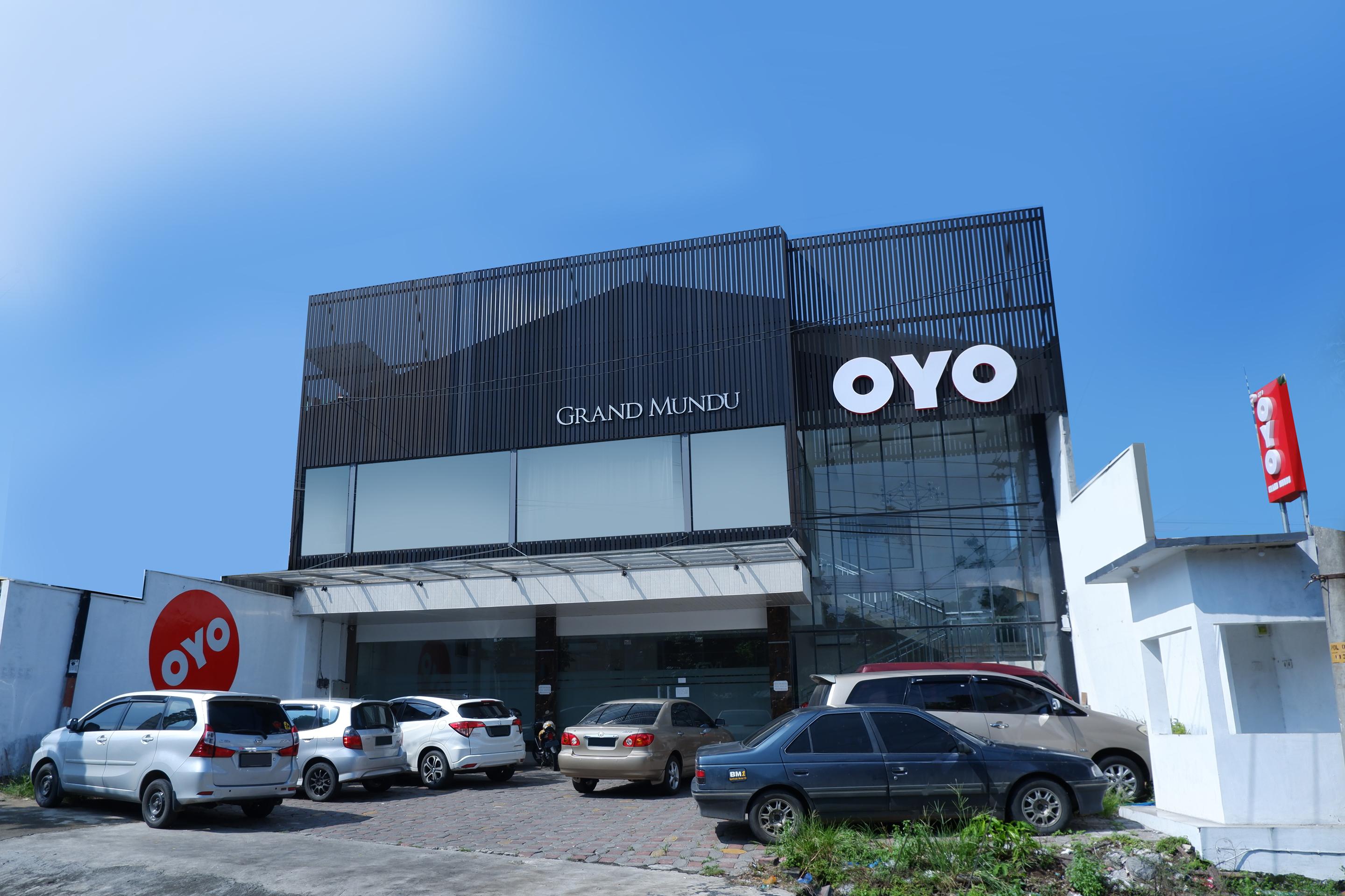 Oyo 379 Grand Mundu Otel Semarang Dış mekan fotoğraf