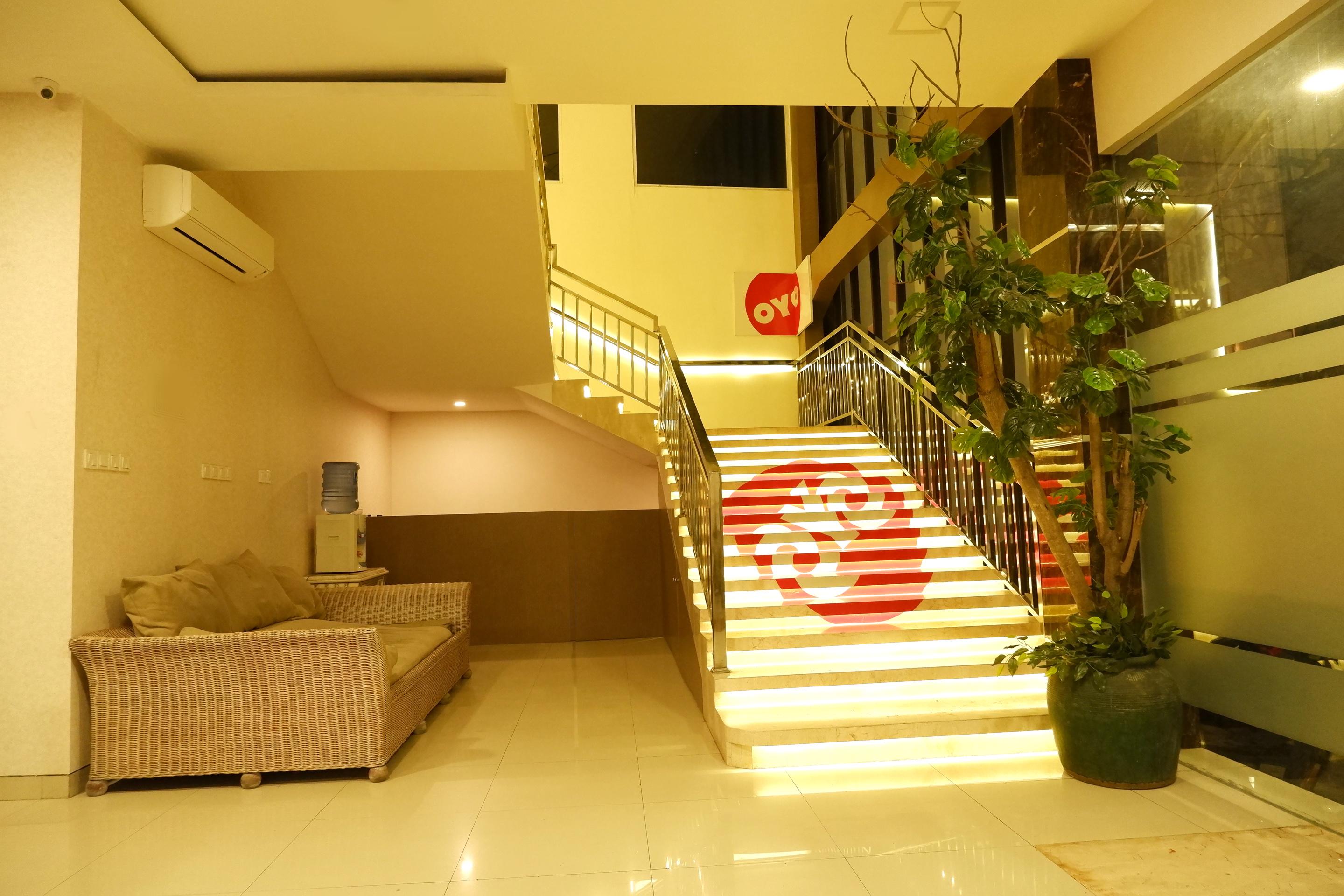 Oyo 379 Grand Mundu Otel Semarang Dış mekan fotoğraf